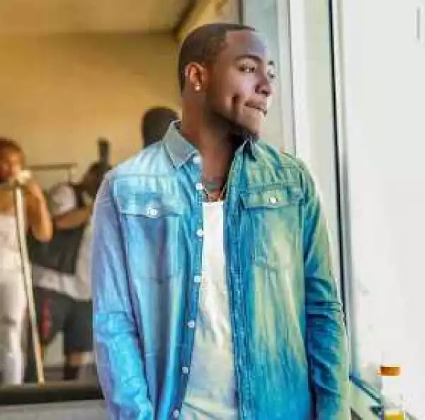 Photos: Davido Apologise To Fans For Failing To Release Music Project Once Again
